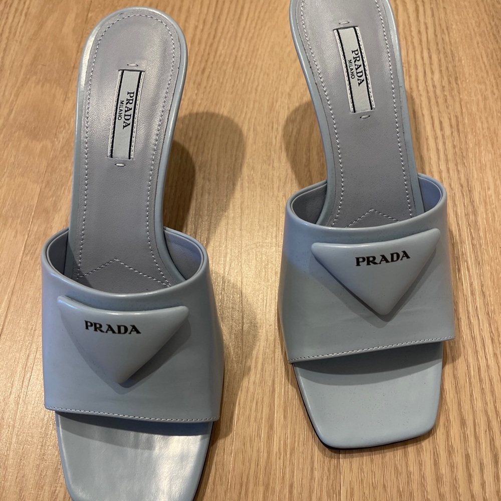 Prada triangle logo-plaque open-toe sandals 💙